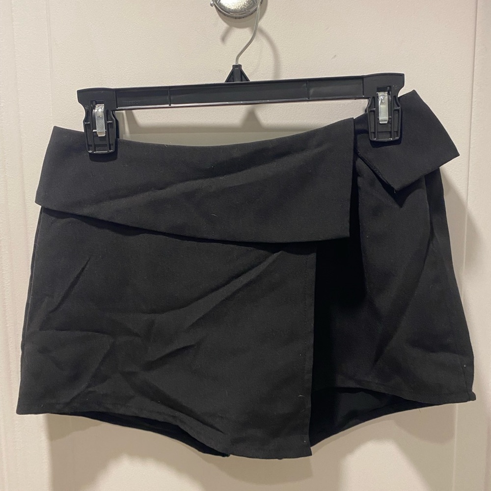 Tobi Elegant Black Skort